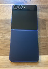 Samsung Galaxy Z Flip7 5G SM-F766U1 (Unlocked) 256GB Blue – INNER LCD SPOT/LINE