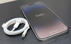 Apple iPhone 14 Pro Max A16 Bionic Chip 256GB Silver AT&T MQ8U3LL/A