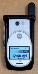 Motorola i930 – Silver and Black ( Nextel ) Very Rare iDEN Flip Phone – Bundled