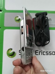 Sony Ericsson w995 w995i 3G WIFI Bluetooth GPS 8MB Camera mobile Keyboard phone
