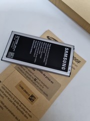 NEW 4G 16GB SAMSUNG GALAXY S5 SM-G900F White