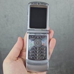 Motorola RAZR V3 Silver Flip Cell Phone Tested Working Phone Only READ