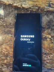 Samsung Galaxy S22 Ultra SM-S908U Xfinity Locked 128GB w/ chargers bundle