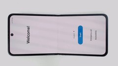 Samsung Galaxy Z Flip3 5G SM-F711U1 (Purple 256GB 8GB) Unlocked CRACKED