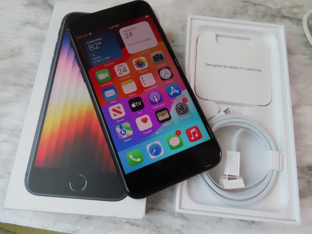 Apple Iphone SE 3rd generation 2022 64GB Black (Unlocked) new condition original