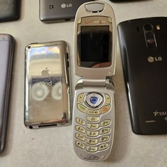 Mixed Lot of 7 Cell Smart Phones UNTESTED FOR PARTS ONLY Motorola LG Apple Ipod