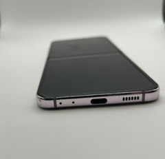 Samsung Galaxy Z Flip5 256GB Factory Unlocked – Lavender Purple