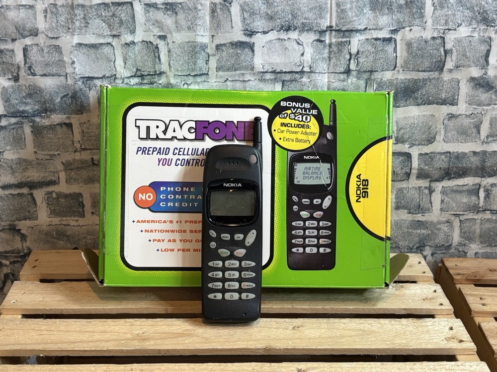 Nokia 918 TracFone Vintage- No Cords, Untested
