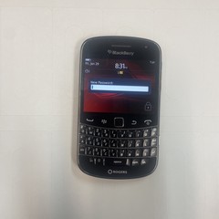 (Nice) BLACKBERRY BOLD 9900 8 GB cell phone (No Battery. carrier: Rogers, Fido)