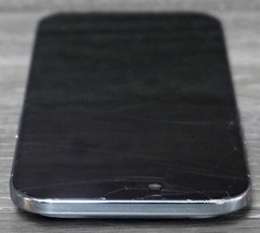 Apple iPhone Air – 256 GB – White (Verizon) – FOR PARTS – Cracked Front – READ