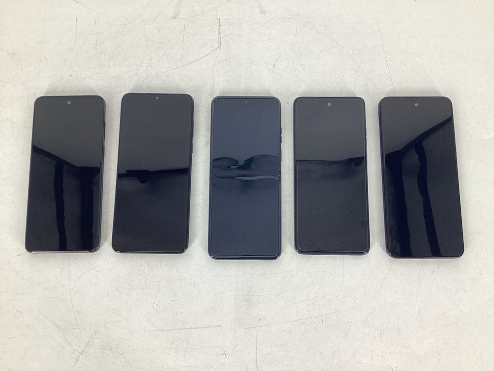 Lot of 5 Motorola Phones Razr 2023 Moto G Stylus 5G G Play Pure G 5G