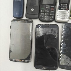 Lot of 20pcs Assorted Cell Phones For Parts, Scrap or Gold Recovery