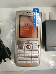Sony Ericsson W800 – 34 MB – Smooth White (Unlocked) multi-language Cellphone