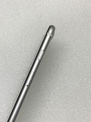 READ*Lot of 2 Apple iPhone SE White, Black PASSWORD LOCKED