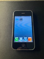 Apple iPhone 3GS – 16 GB – Black (Unlocked)