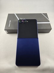 Samsung Galaxy Z Flip 7 – 256GB – (Carrier Unlocked) – Blue shadow