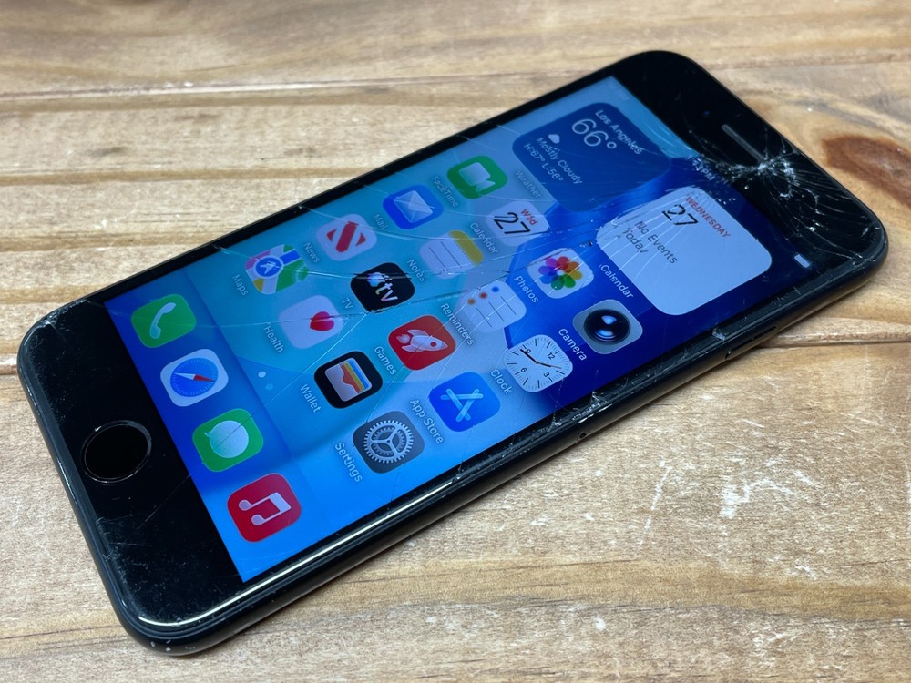 Apple iPhone SE 2nd Gen. – 64GB – Black (Verizon) A2275 – Works – Cracked Glass