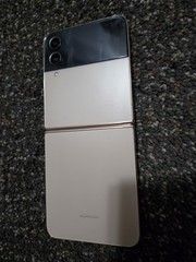 Samsung Galaxy Z Flip4 – 512 GB – Pink Gold (Unlocked)