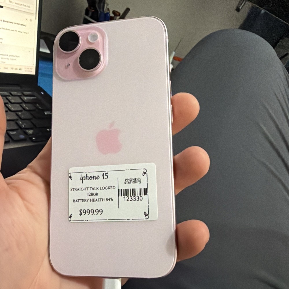iphone 15 128gb Straight Talk Locked Battery Health 84% Read Description