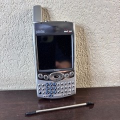 Pre-Owned Rare PalmOne Treo 600 Cell Phone Smartphone (Verizon) Silver