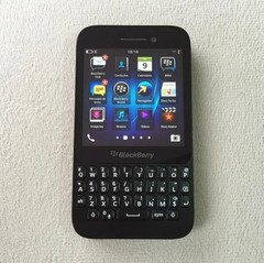 BlackBerry Q5 Unlocked 4G LTE WiFi 8GB 5MP Unlocked Keyboard Smartphone