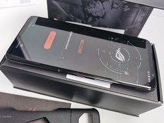 BOXED – ASUS ROG Phone 5s Unlocked 16GB+256GB Dual-sim Android 13 Gaming phone