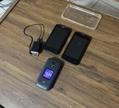 TESTED Alcatel MyFlip 2 A406DL Tracfone Wireless Flip Phone 3 BUNDLE LOT ANDROID