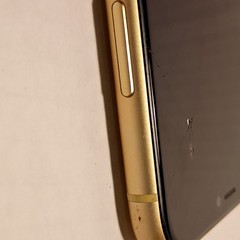 Apple iPhone XR 64GB Yellow 12MP Smartphone FOR PARTS/NOT WORKING