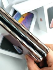 Apple iPhone XS 64/256GB Unlocked Resealed With Accessories Random Color