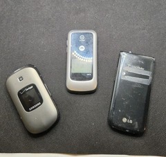 Lot of 3 LG UN530 Motorola WX345 Samsung Gusto 2 SCH-U365 Flip Cell Phones AS IS