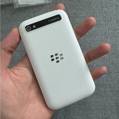 BlackBerry Classic Q20 SQC100-4 Unlocked 4G LTE Retro 16GB QWERTY Smartphone
