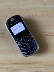 Motorola C series C139 – Black and Silver ( TracFone ) Cellular Phone