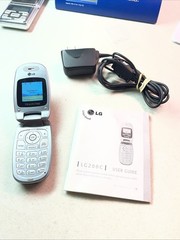 LG 200C / LG200CB – Black and Gray Track phone Used