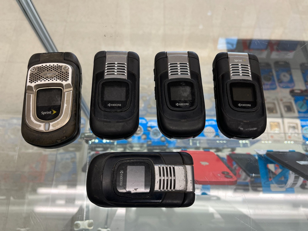 Kyocera Phone Lot of 5 | *Read Description*