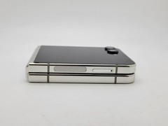 Samsung Galaxy Z Flip5 F731U1 512GB Poor Condition | Cream | UNLOCKED – US