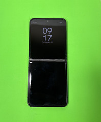 Samsung SM-F721U Galaxy Z Flip4 256GB AT&T Smart Phone – Graphite