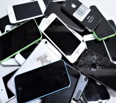 Lot of 5 Assorted Mix iPhones for Parts/Repair/Trade-In/Gold Recovery AS IS