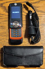 Motorola RIZR / Rizor Z6m – Red ( U.S. Cellular ) Very Rare CDMA Phone -Bundled