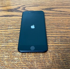 Apple iPhone SE 3rd Gen (A2595) 64GB (Unlocked). Good Condition.