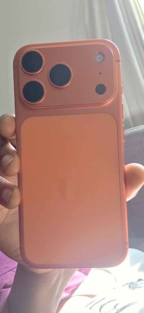 Apple iPhone 17 Pro – 256 GB – Cosmic Orange (AT&T)