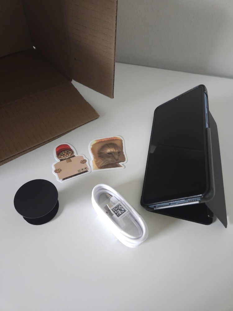 Samsung Galaxy M32 4G Blue – Unlocked – Good Condition