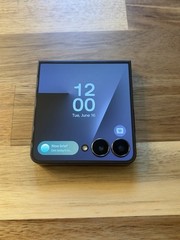 Samsung Galaxy Z Flip7 5G SM-F766U1 (Unlocked) 512GB Black INNER LCD SPOT/LINES