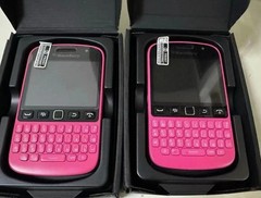 BlackBerry 9720 3G WIFI Black/Pink 5MP Camera FM Radio GPS Cellphone Unlocked