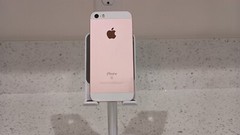 Apple iPhone SE 1st Gen 128GB Rose Gold Pink Fully Unlocked – Used