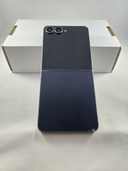 Samsung Galaxy Z Flip 7 – 256GB – (Carrier Unlocked) – Jet Black