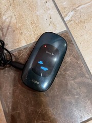 Sanyo Vero Vero – Black (Sprint) Cellular Phone Powers on