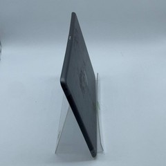 Broken Unlocked Apple iPad 7th Gen 32GB 18.3.1 MW6H2LL/A cracked screen
