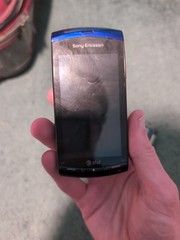 Sony Ericsson Vivaz U5 U5i Unlocked 100MB 75MB RAM 8MP Camera 1000mAh cell phone