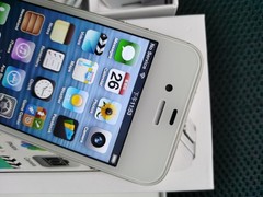 Apple iPhone 4s 8/16/32/64GB Black/White UNLOCKED – Working Grade