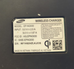Samsung Galaxy S22 Ultra SM-S908U Xfinity Locked 128GB w/ chargers bundle